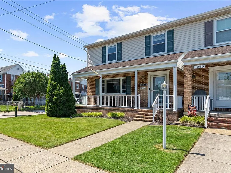 1268 Delbert Ave — Photo 4