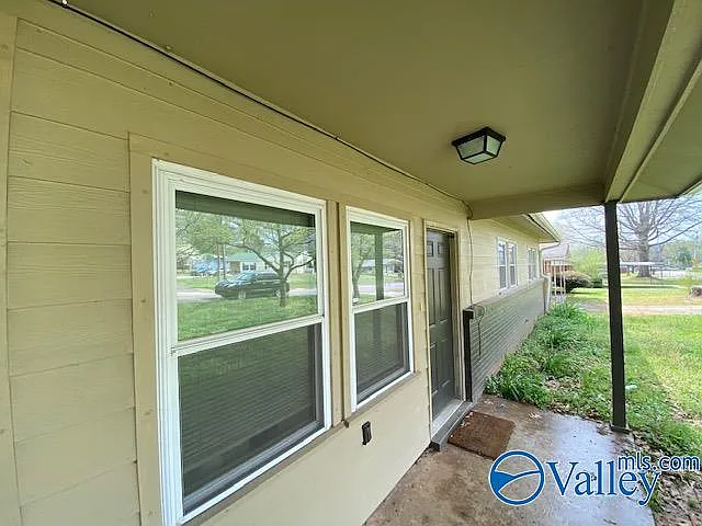 2117 Griffith Dr NW — Photo 4