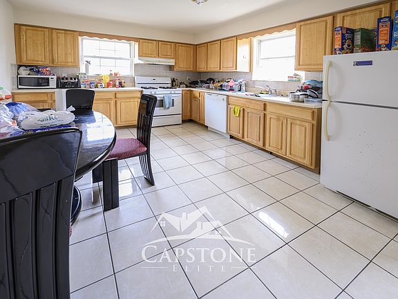 3rd image of 161-163 Sussex Ave #2