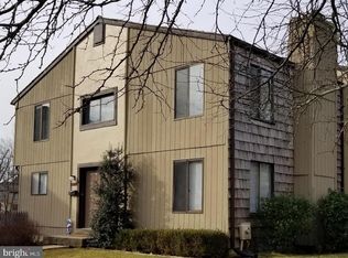 7834 Muirfield Ct, Rockville, MD 20854