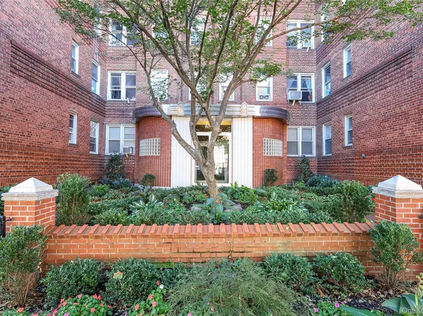 65-36 Wetherole St #309, Rego Park, NY 11374