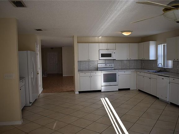 5th image of 1109 Kempton Chase Pkwy