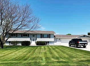 W5576 Town Line Rd, Random Lake, WI 53075