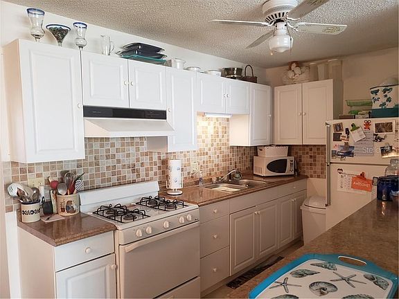 3rd image of 5623 80th St N Unit 406