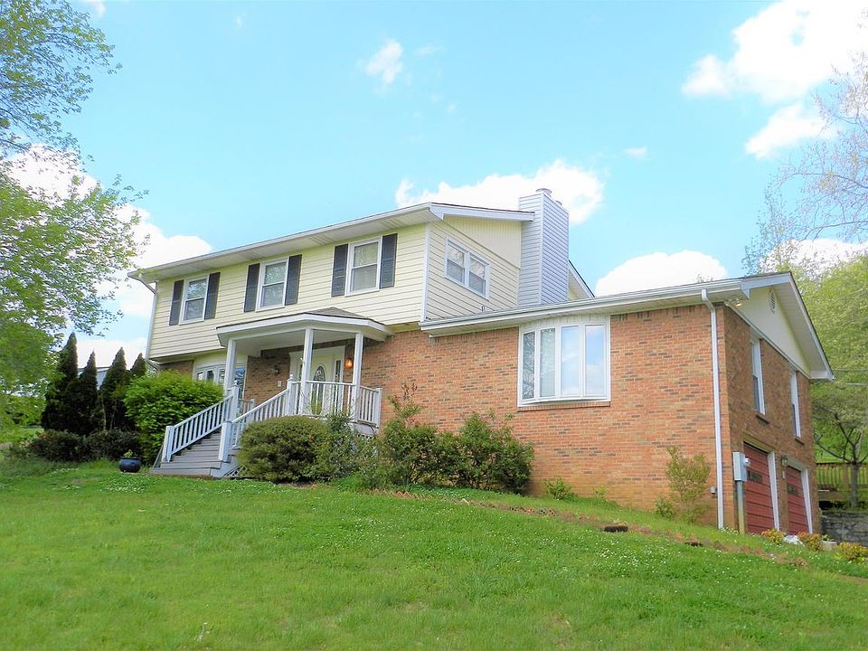 2nd image of 169 Saint Andrews Dr