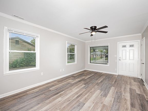 5th image of 4612 W Hillcrest Ave