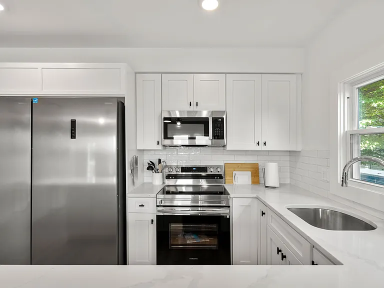 32 Munroe St #1 — Photo 12