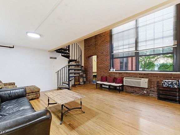 5th image of 366-382 Trenton Ave #2F