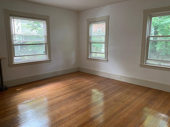 4th image of 152 Babcock St #1