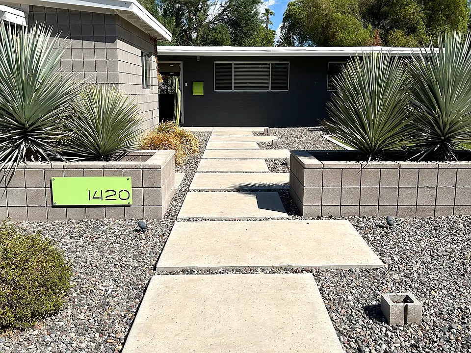 1420 E Rancho Dr