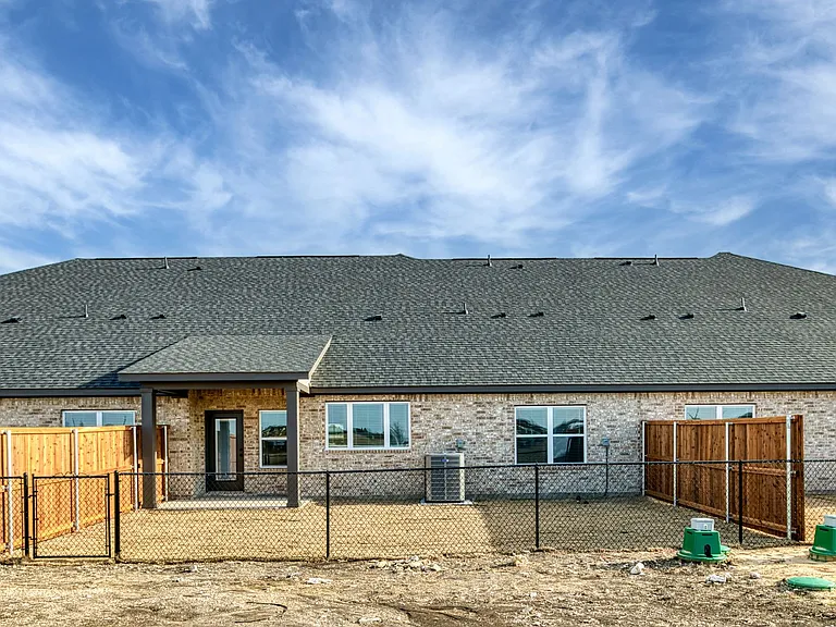 4407 Clovis Ct — Photo 34