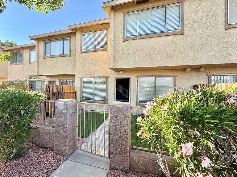 6477 Little Pine Way — Photo 3
