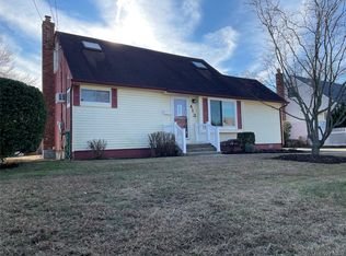 413 37th Street, Lindenhurst, NY 11757