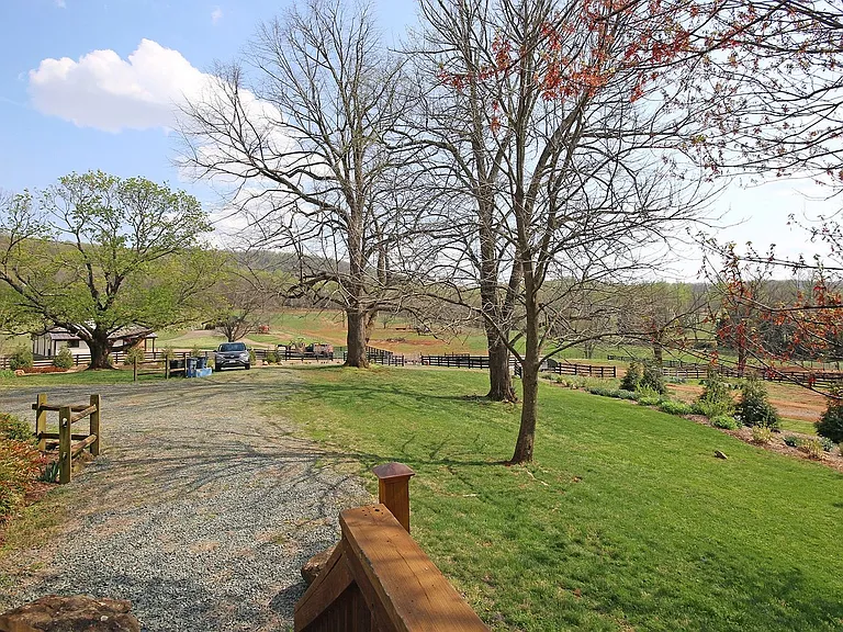 4577 Stony Point Rd — Photo 20