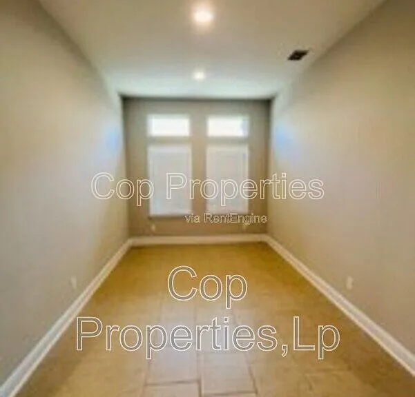 8221 Dublin Frst — Photo 8