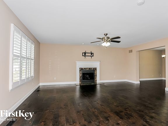 3rd image of 678 Lost Canyon Blvd