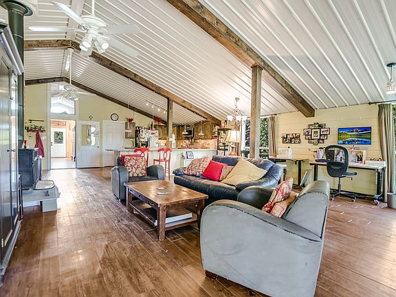 4th image of 1409 Orchard Dr