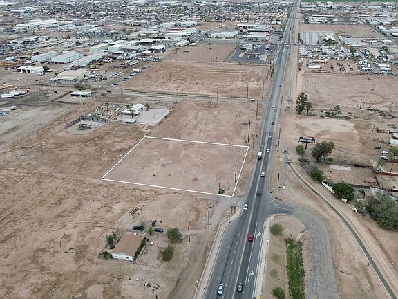 3rd image of 1998 S Dogwood Rd