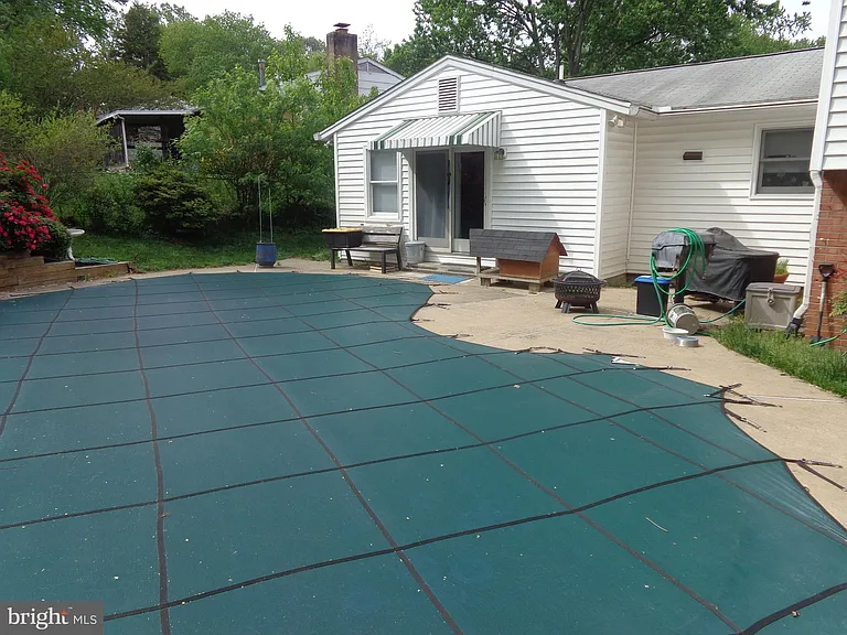 7011 Hadlow Dr — Photo 4