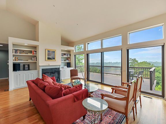 4th image of 200 Old Stockbridge Rd #3B