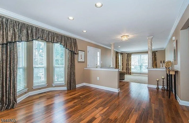 3 bed, 2.5 bath, $4,800 — Photo 3