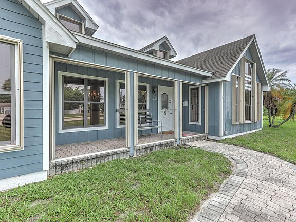 2nd image of 2117 SE Morningside Boulevard