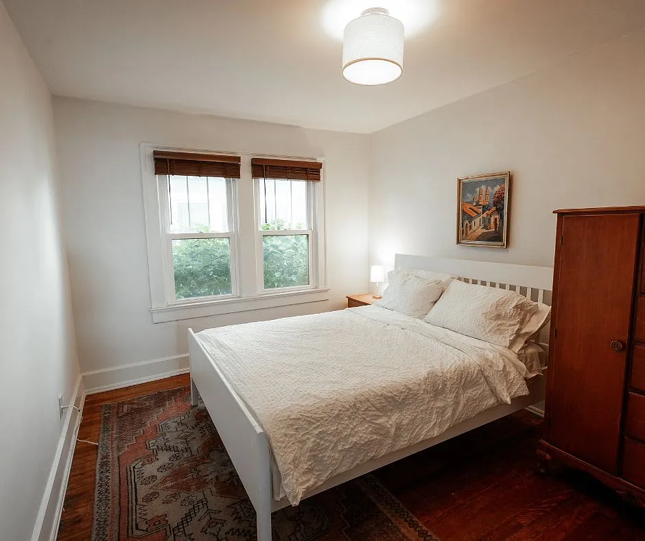 3 bed, 1.5 bath, 1932 sqft, $2,200 — Photo 3