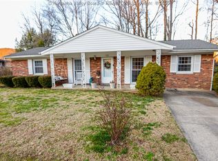 10 Lakeview Ct, Saint Albans, WV 25177