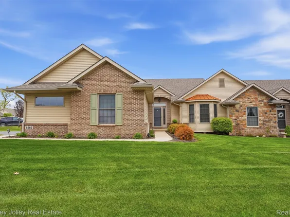 6369 Pasture Ln, Brighton, MI 48116
