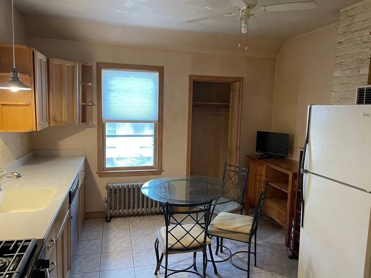 5 bed, 1700 sqft, $4,195 — Photo 3