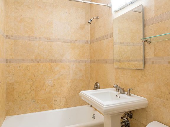 5th image of 210 W 89th St APT 9G