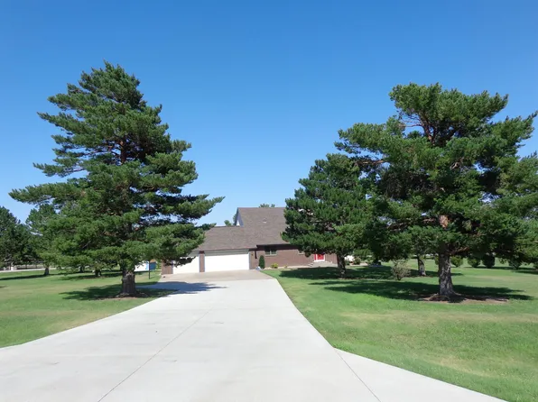 4102 Yellowstone Dr, Hays, KS 67601