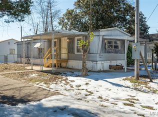 206 E 4th St, Brookport, IL 62910