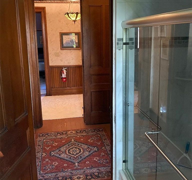 19th image of 55 Lambert Ave