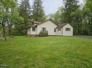 736 Park Ave NE, Norton, VA 24273