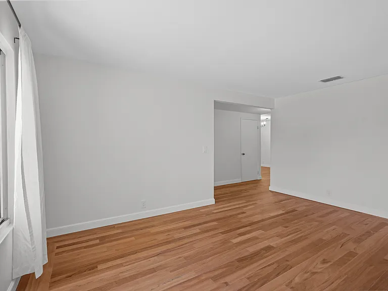 2387 Ralston Ct — Photo 12