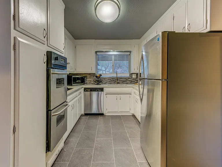 2572 Rollingwood Dr — Photo 12