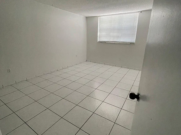 14180 SW 87th St #304 — Photo 11