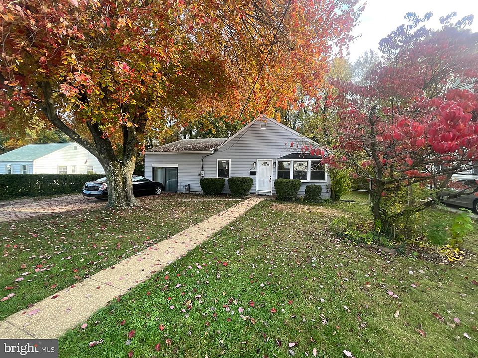 2nd image of 2145 Pimmit Dr