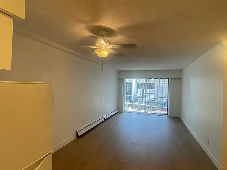 2228 Franklin St #208 — Photo 3