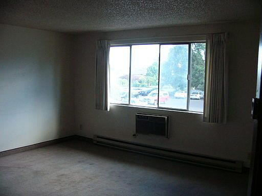 2nd image of 1920 Arthur St APT 19