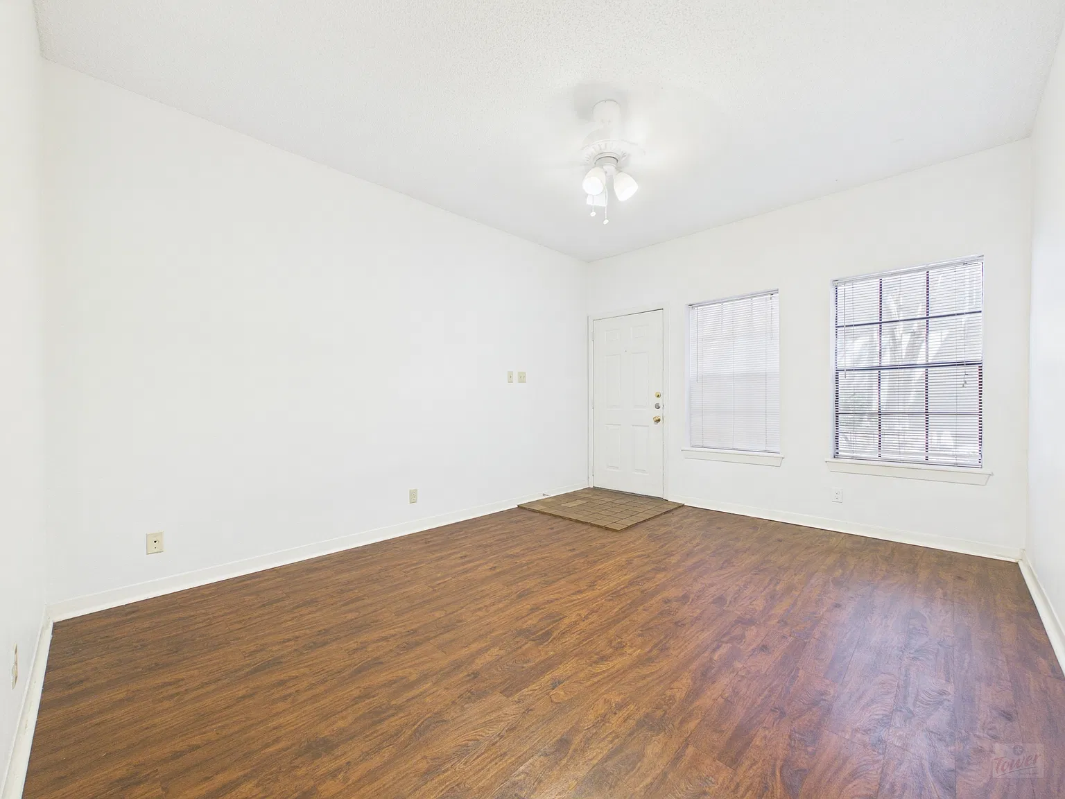 2216 San Gabriel St — Photo 3