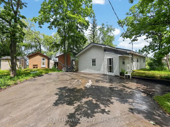 32 Long Point Rd, Tay, ON L0K 2C0