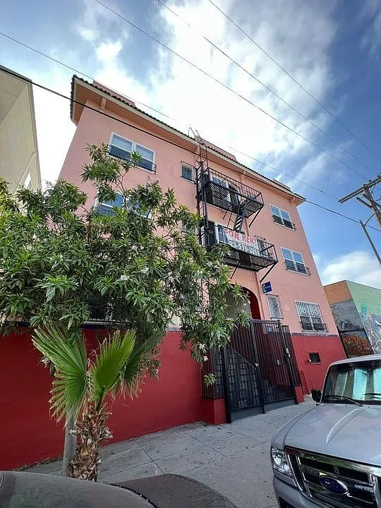 984 S. Oxford Avenue, — Photo 2