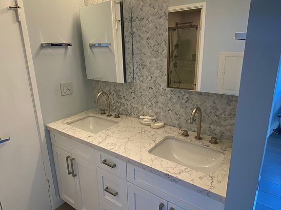 5th image of 1 Daniel Burnham Ct APT 822