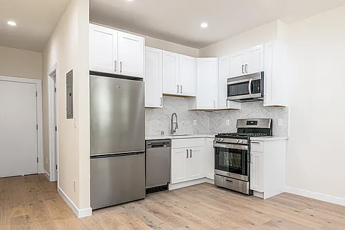 1555 Hyde St #5 Photo 1