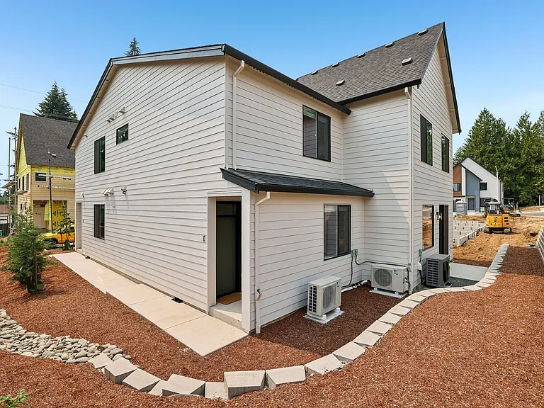 6807 NE 15th Ct — Photo 33