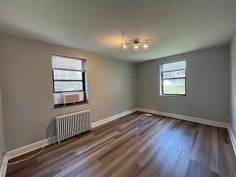 Royal Gardens Apartments — Photo 119