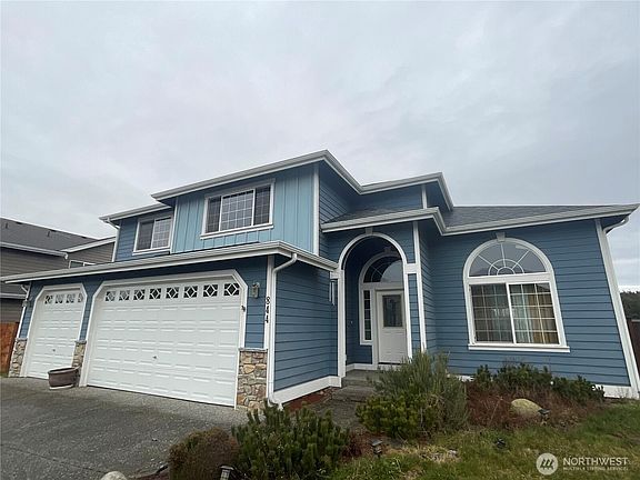2nd image of 844 NW Scenic Vista