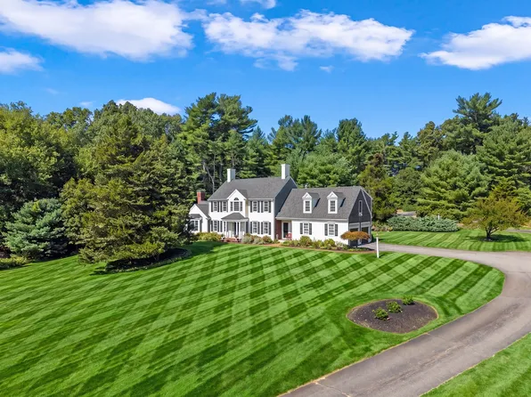 94 Valley St, Duxbury, MA 02332